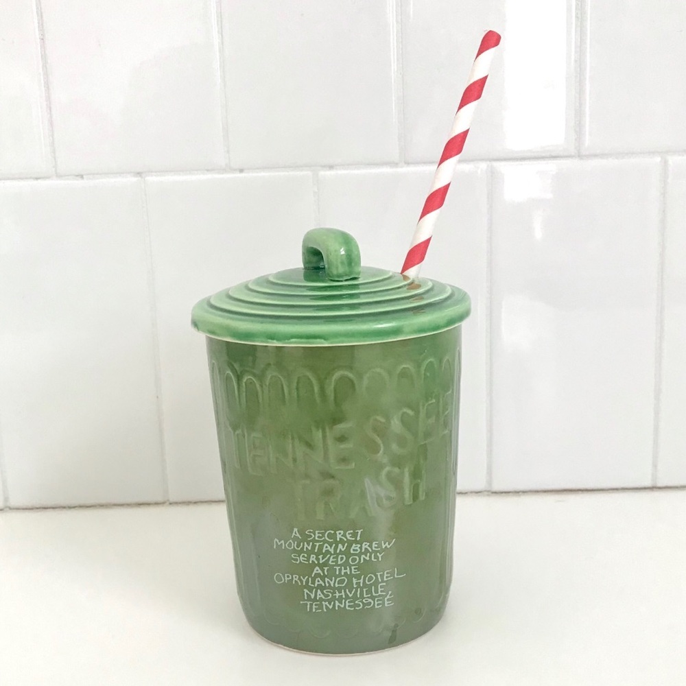 Vintage 70’s Tennessee Trash can Opryland souvenir novelty mug cup